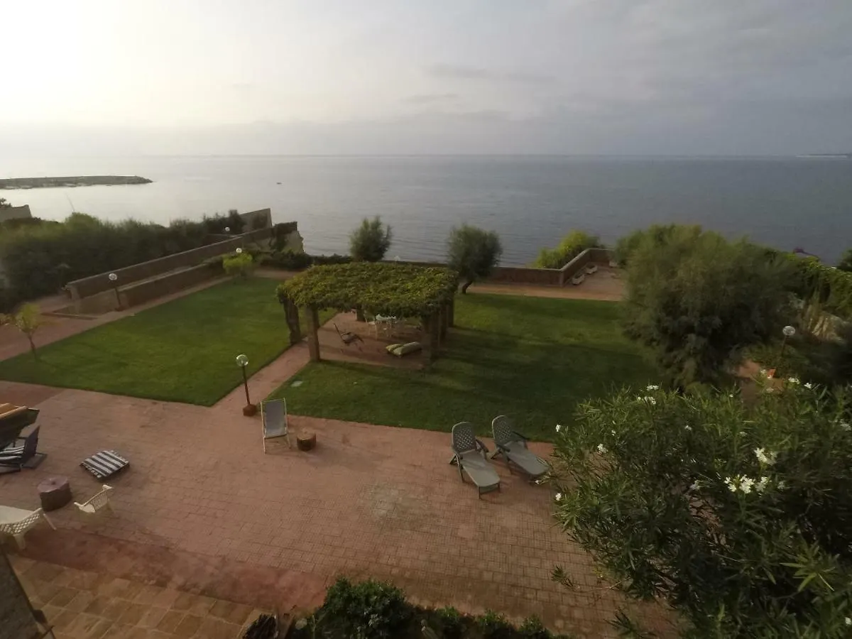 Magnolia Gialla Bed & Breakfast Trappeto   Trappeto (Sicily)